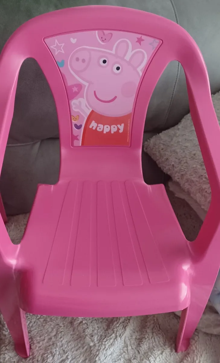 Peppa pig toddler table and chair - Image 2