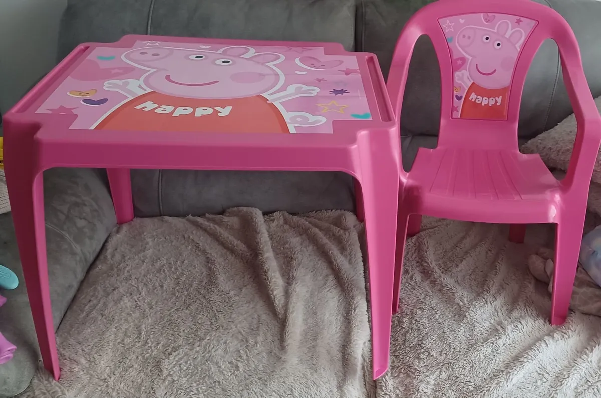 Peppa pig toddler table and chair - Image 3