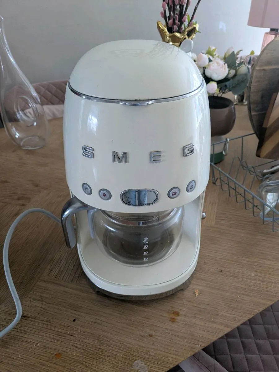 Smeg drip coffee machine