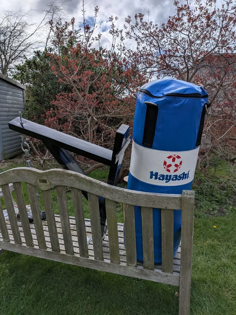 Punch Bag @ 3'3" & Wall Bracket - Image 3