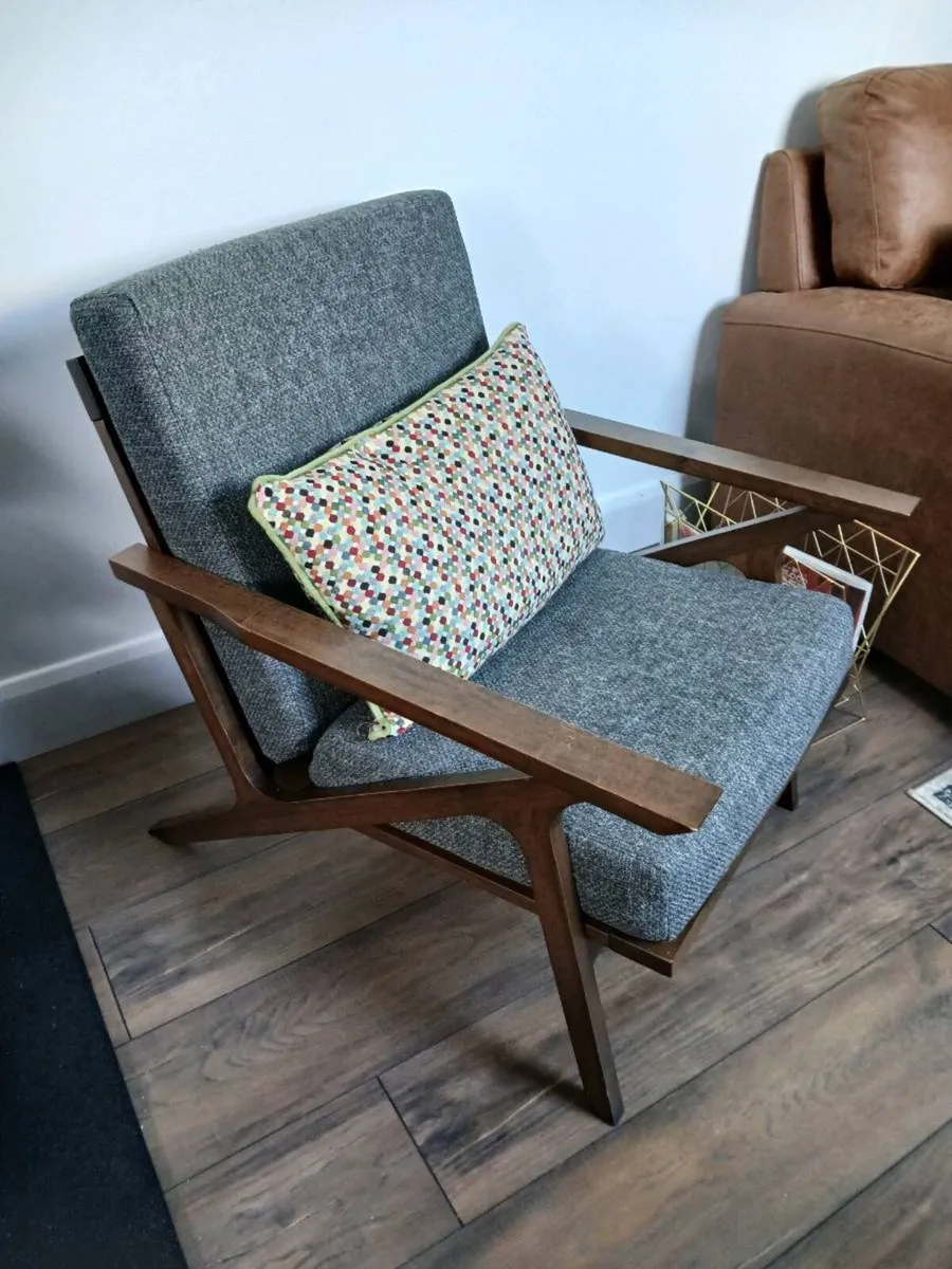 Lounge Accent Chair - Image 3