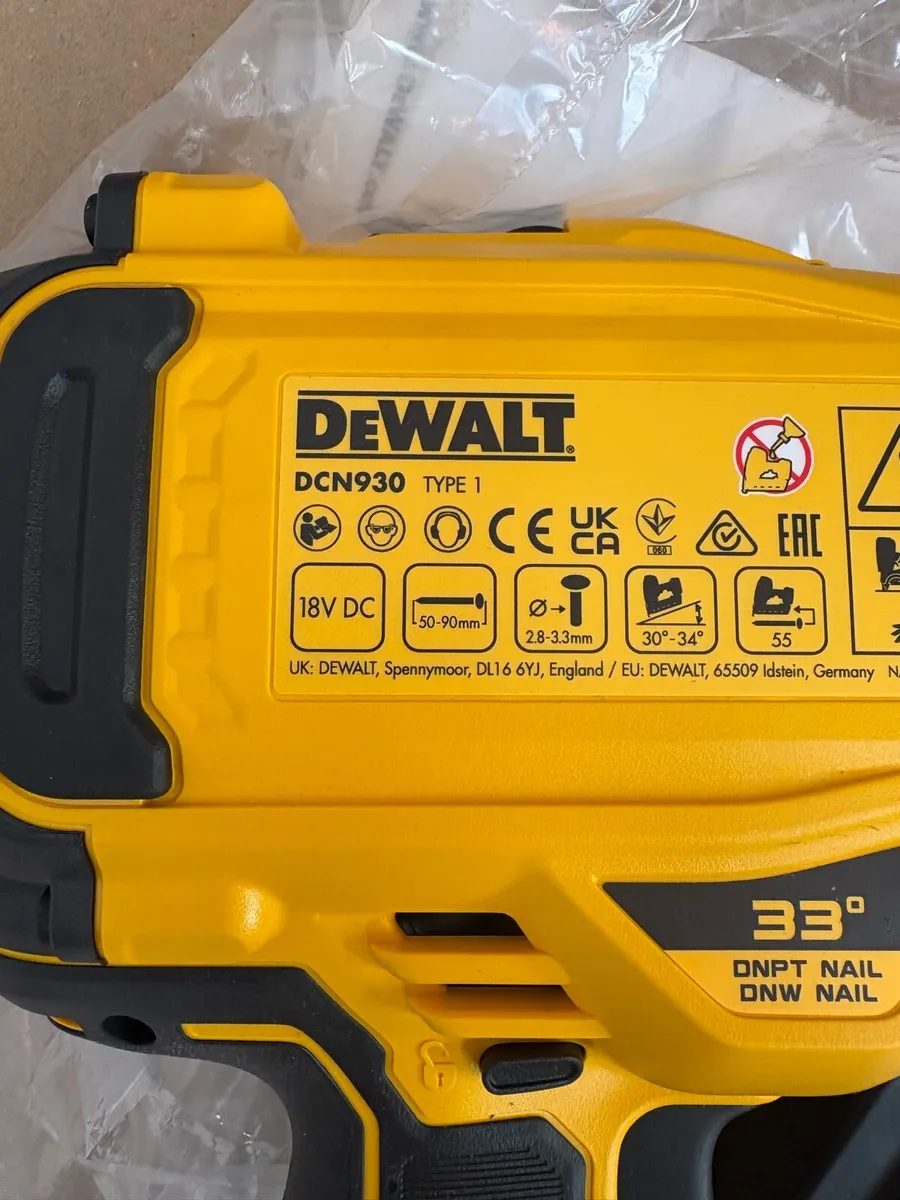 Dewalt framing nailer  New model Mint - Image 3