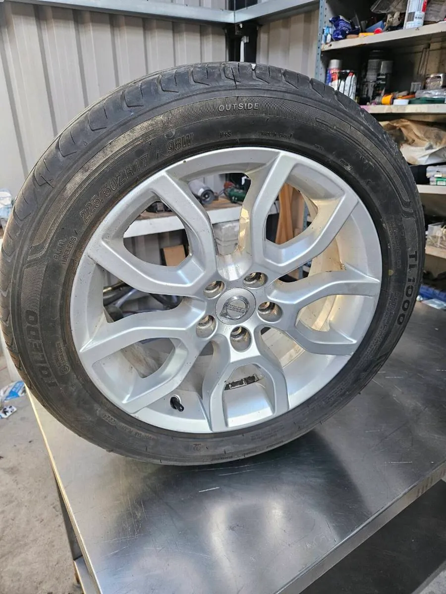 Alloys 5 x 108 - Image 1