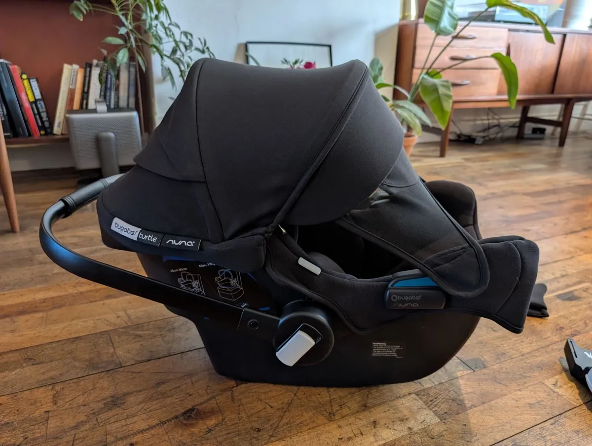 Bugaboo Turtle Nuna car seat - Image 2
