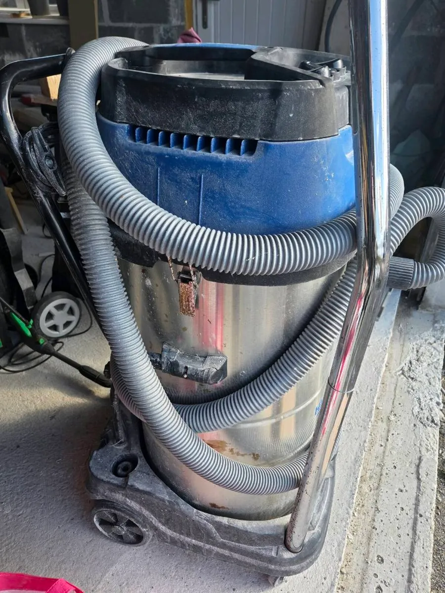 Hyundai wet and dry hoover - Image 4