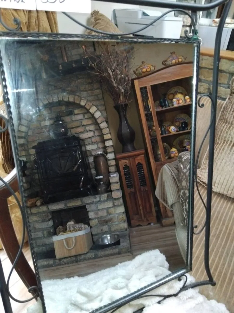 Mirrors and lead glass doors - Image 4