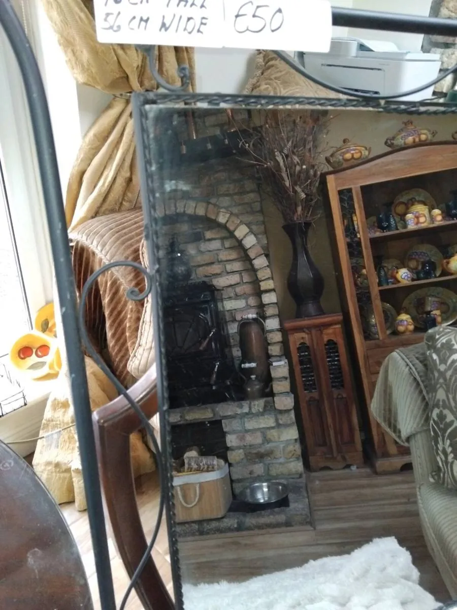 Mirrors and lead glass doors - Image 2