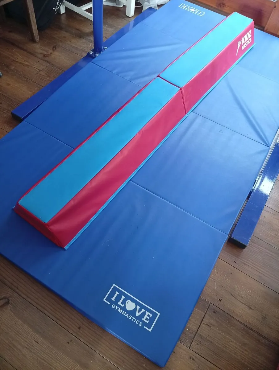 Children's gymnastics balance beam - Image 1