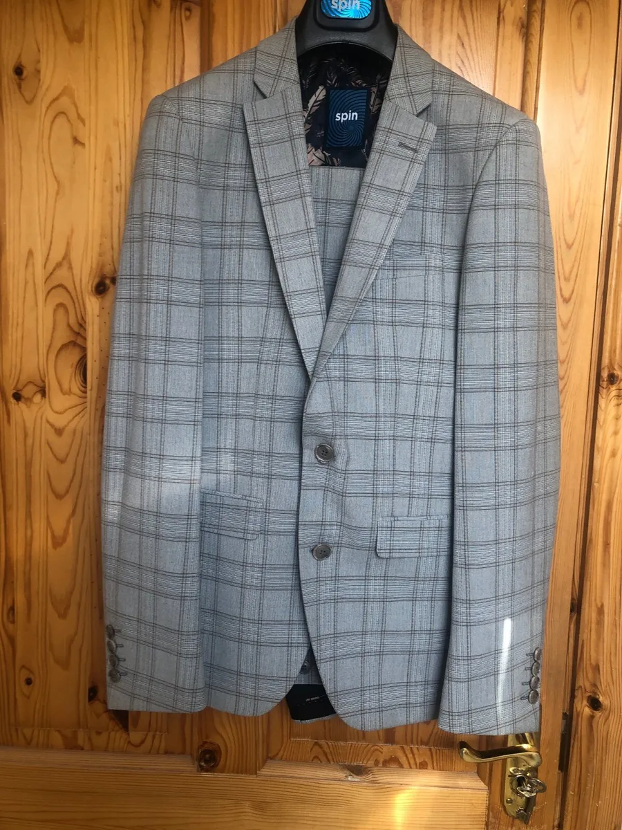 Suit - Image 3