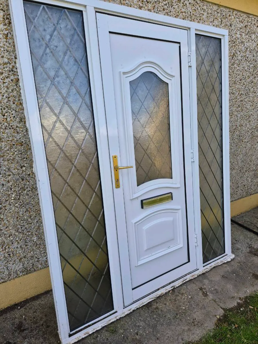 Front door - Image 2