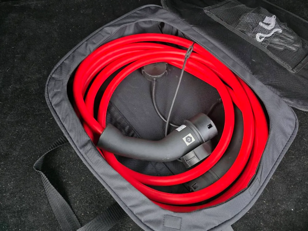 PEUGEOT e2008 alure 2 seater electric van inc vat - Image 3