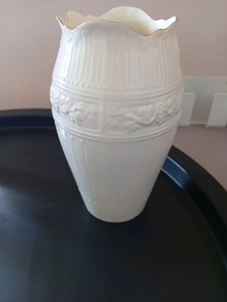 Belleek vase - Image 1