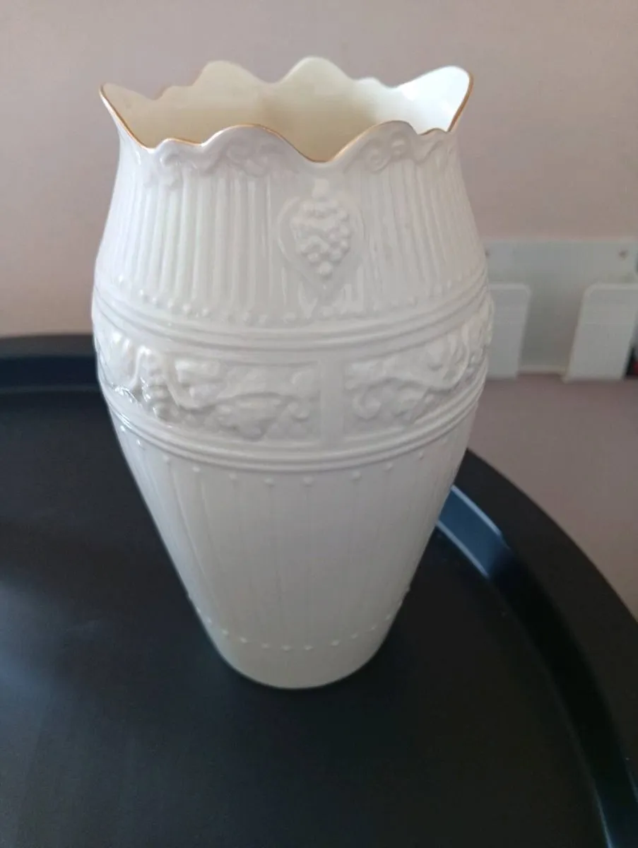 Belleek vase - Image 2