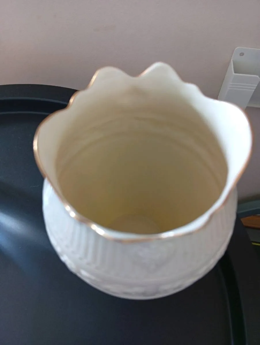 Belleek vase - Image 3