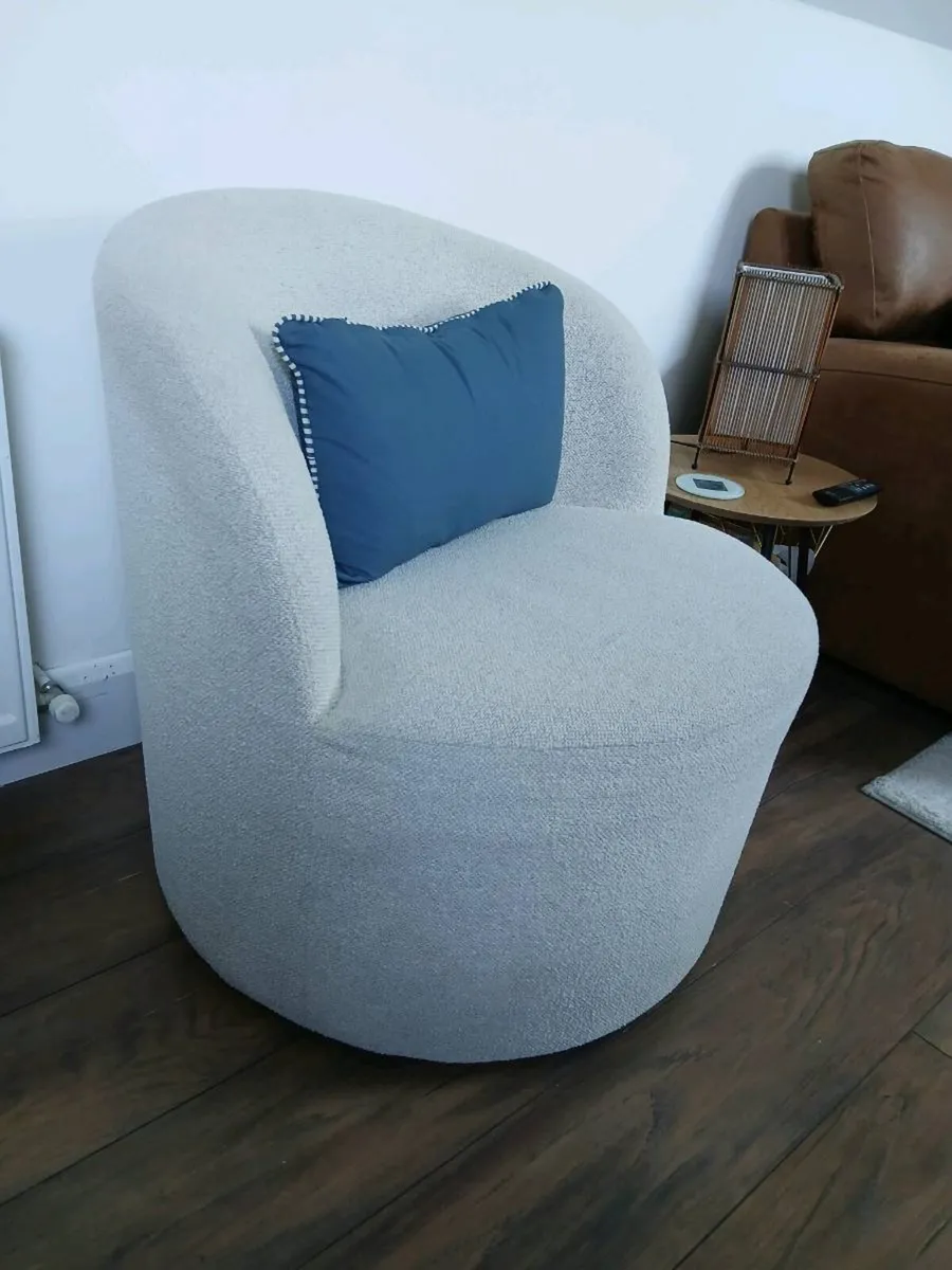 Andrup lounge chair - Image 1