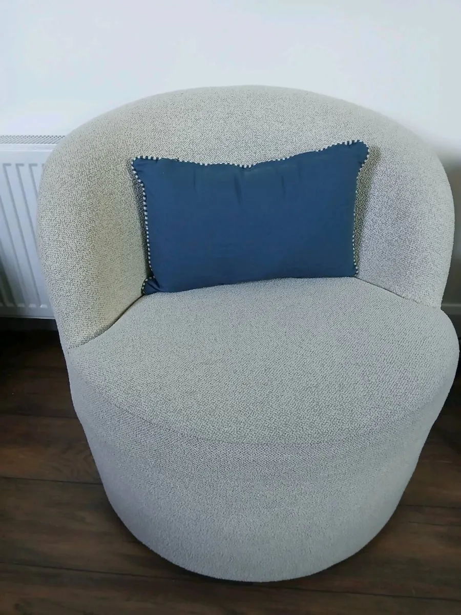 Andrup lounge chair - Image 2