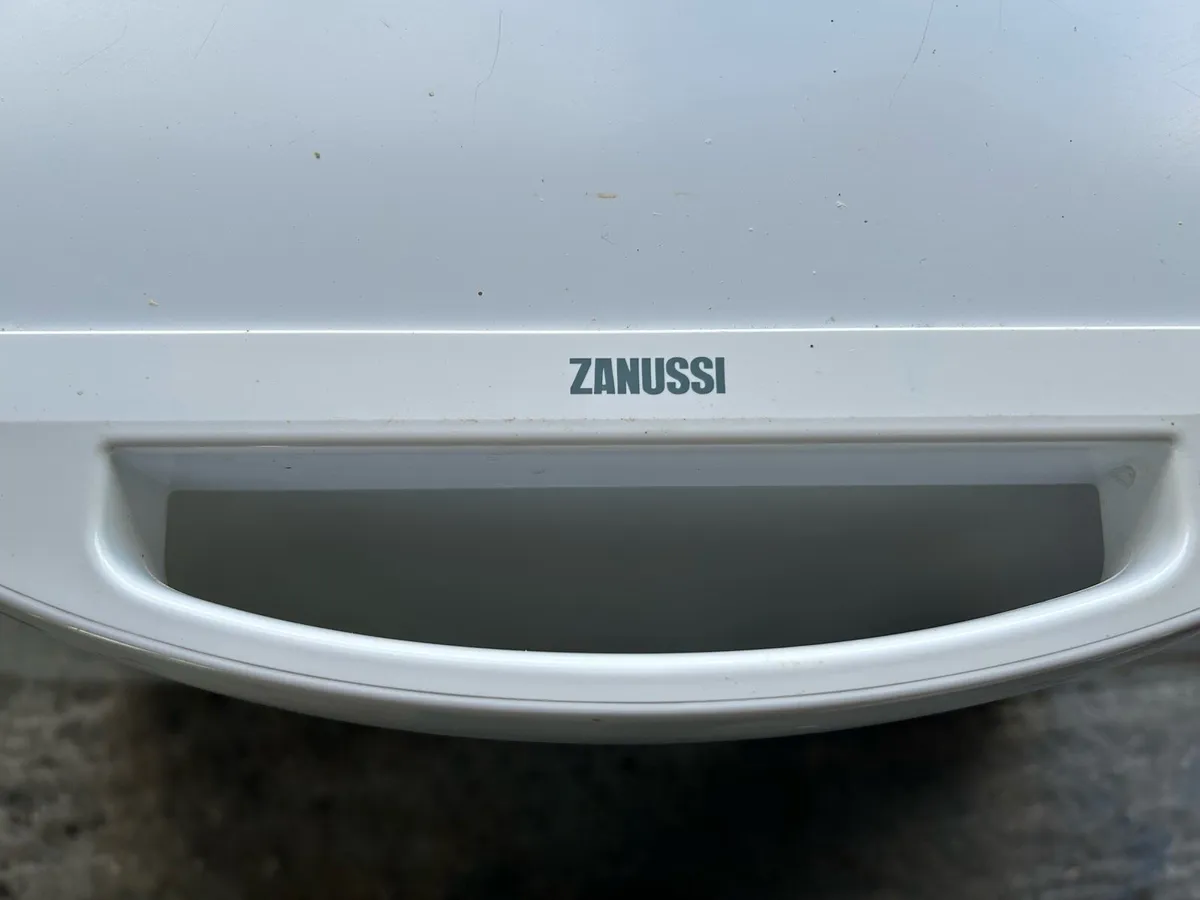 Free delivery Chest freezer - Image 2