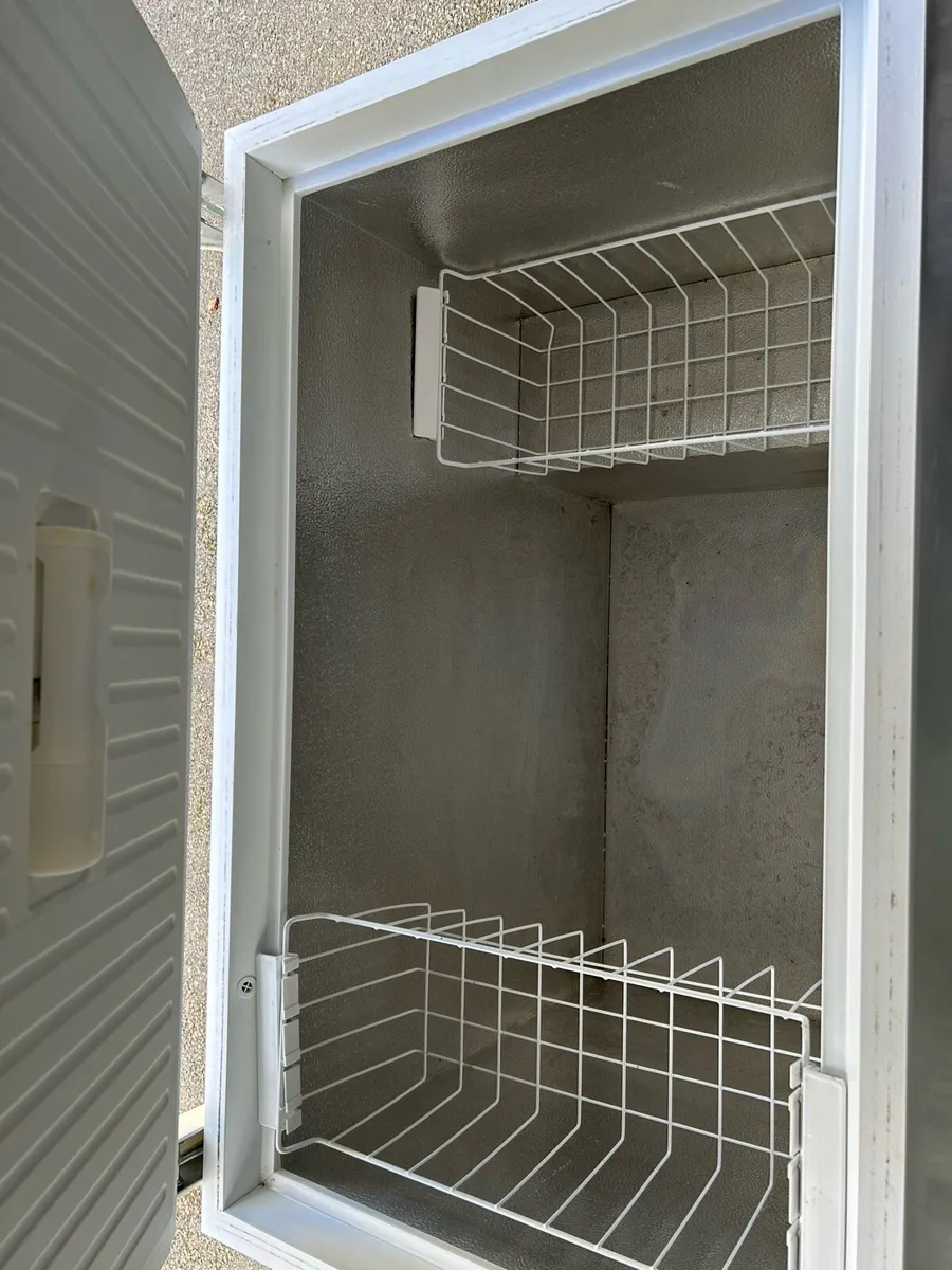 Free delivery Chest freezer - Image 3