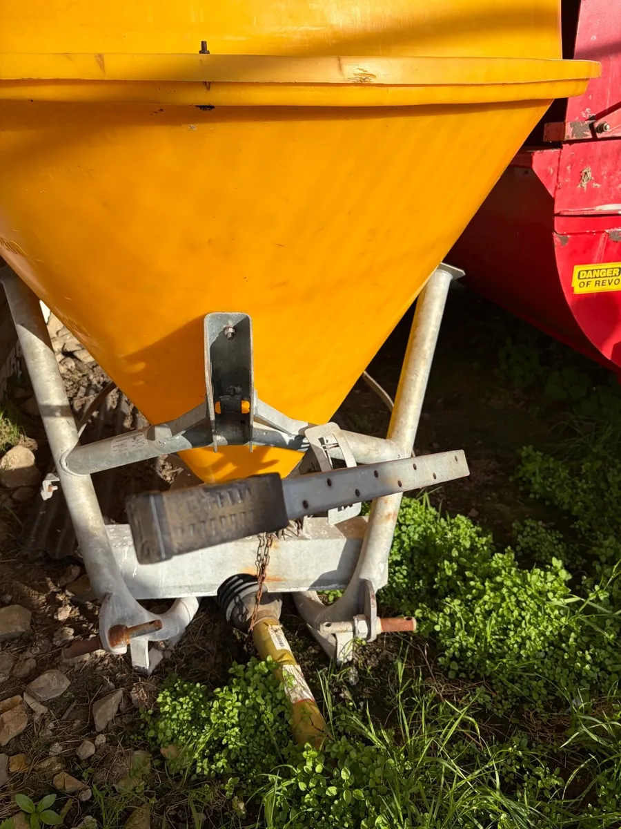 Cone Shape Fertiliser - Image 4