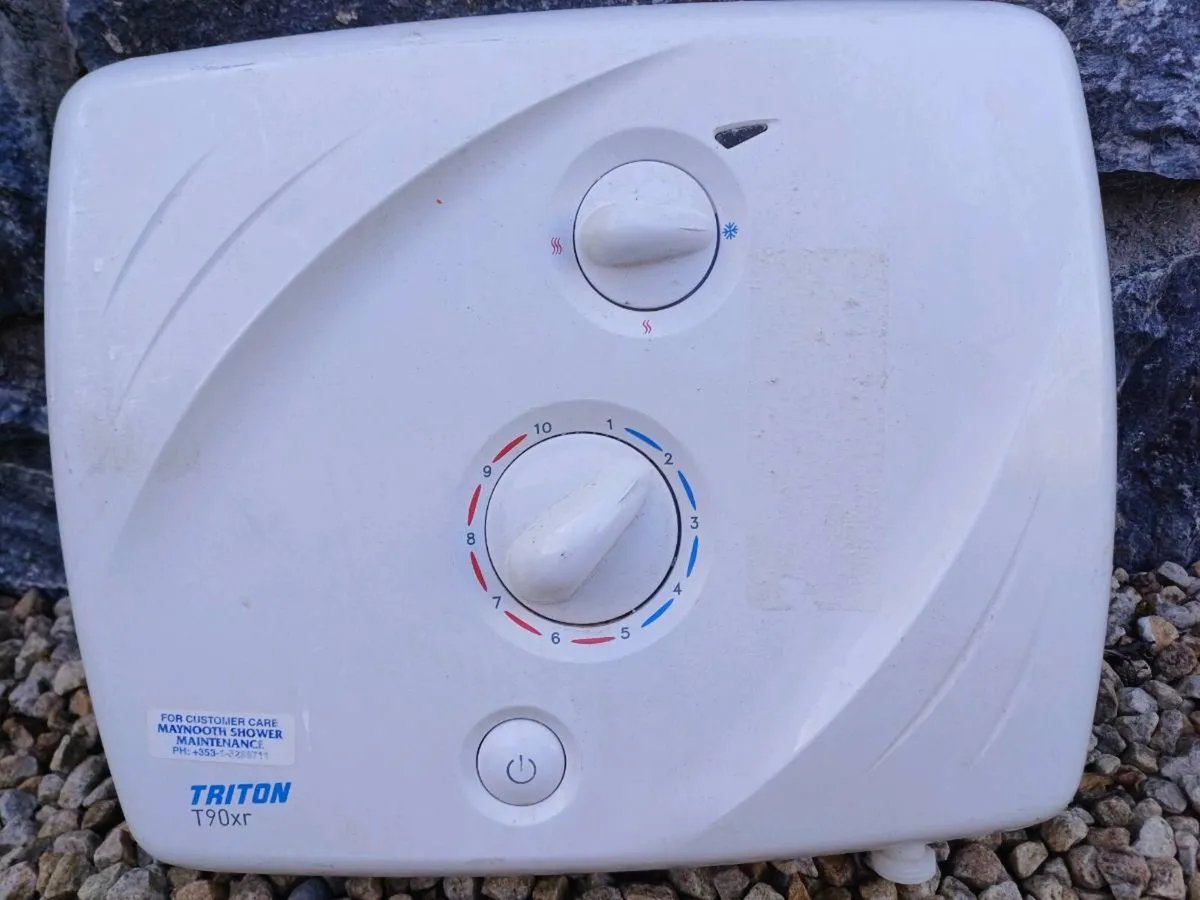 Triton T90xr Electric Shower - Image 1
