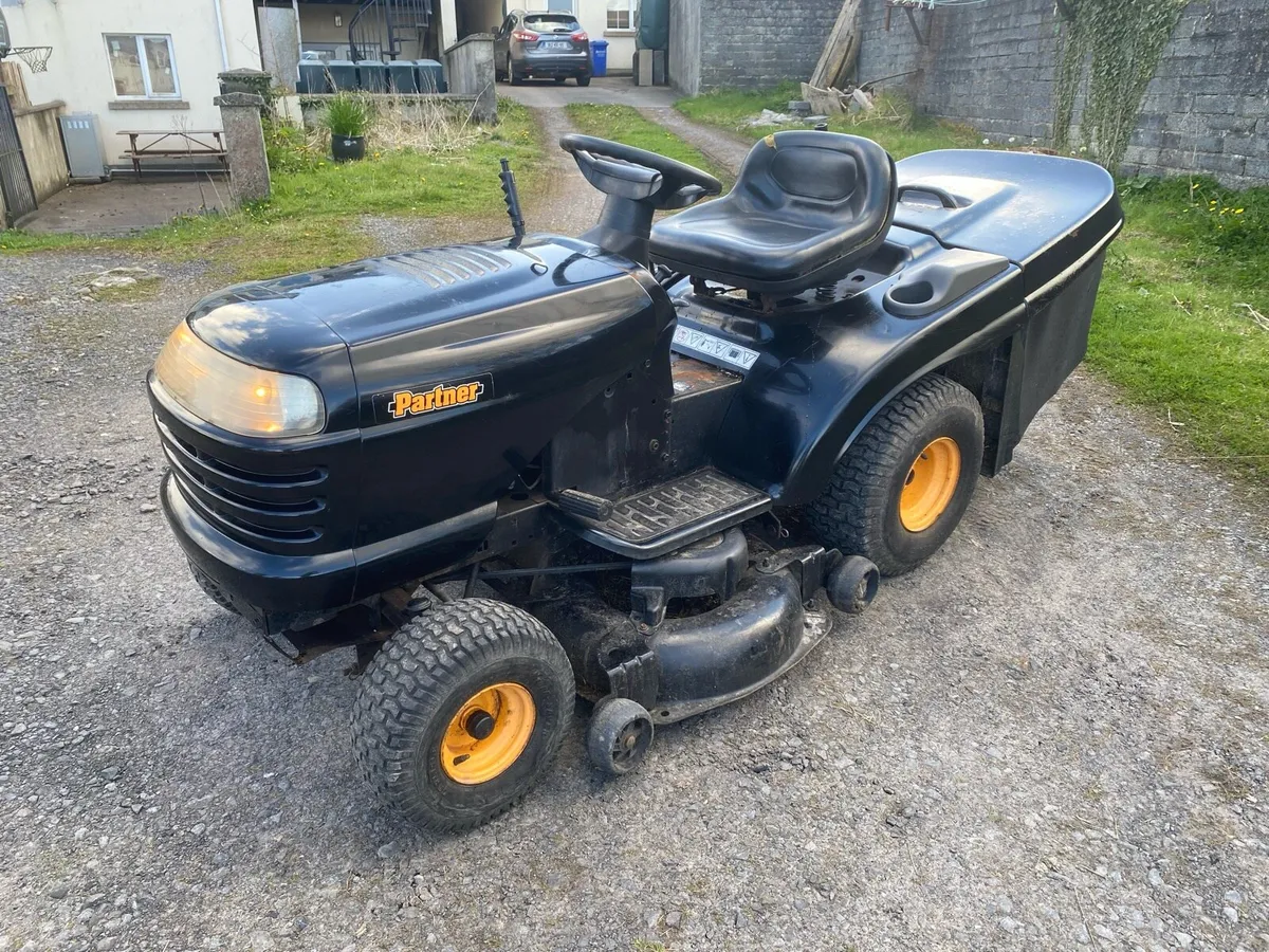 Partner ride on mower - Image 2