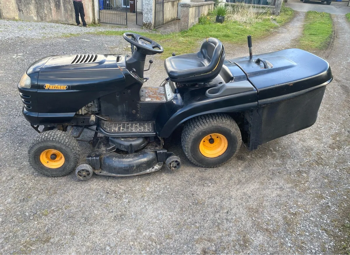 Partner ride on mower - Image 3