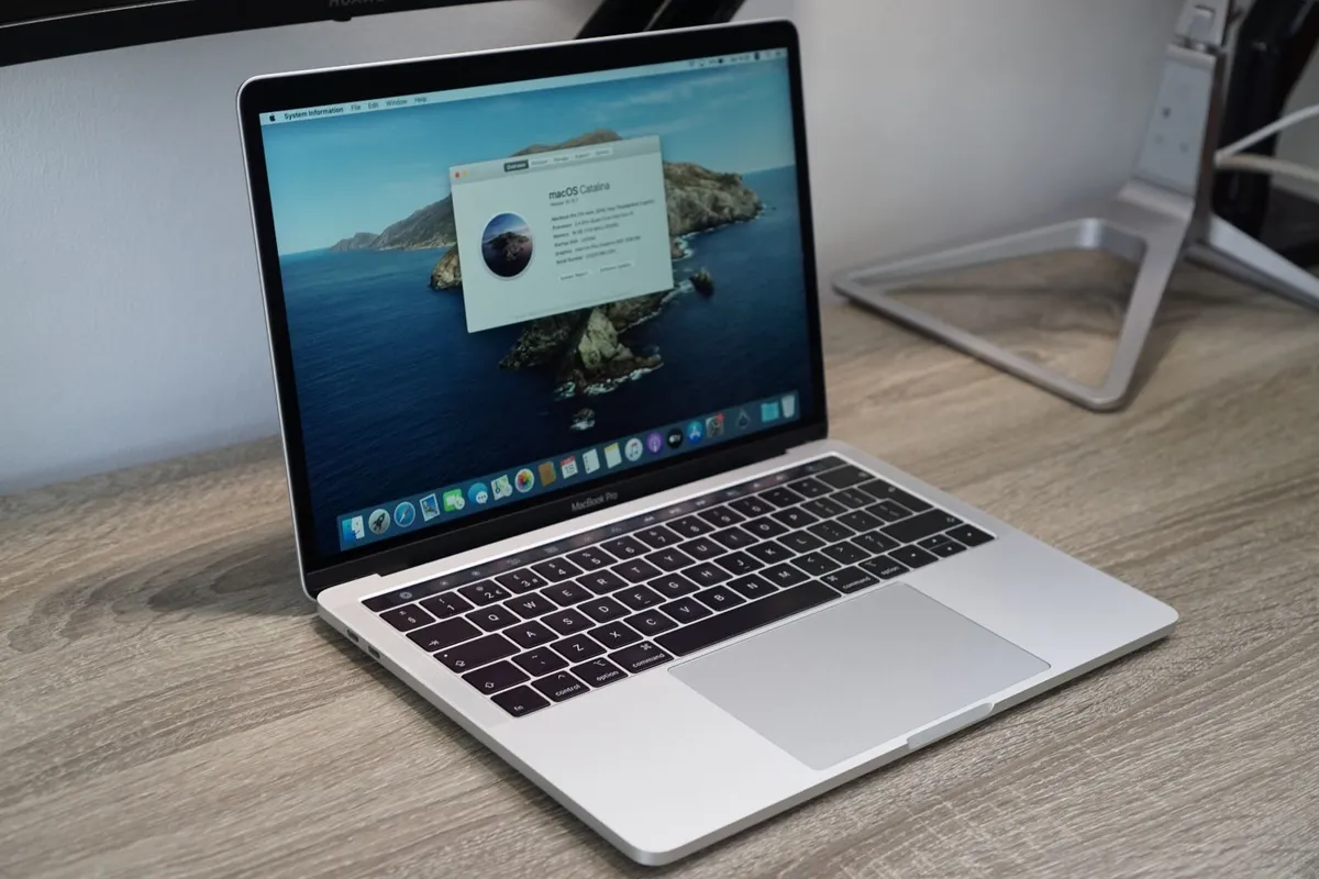 Apple MacBook Pro 13" (2019) | i5 2.4GHz | 16GB - Image 1