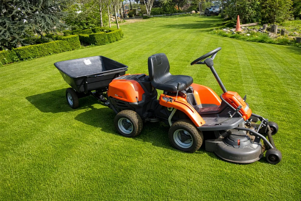 Husqvarna mulching lawnmower + tipper trailer - Image 2