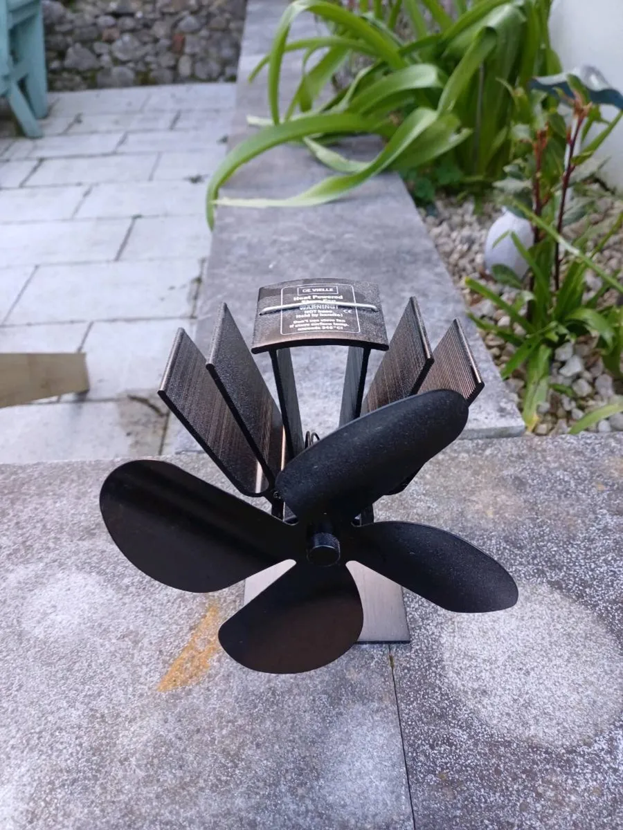 4-Blade Heat Powered Stove Fan – Excellent Conditi - Image 1