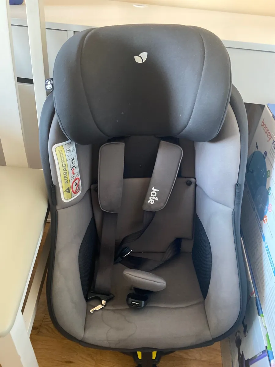 Car seat - Image 1