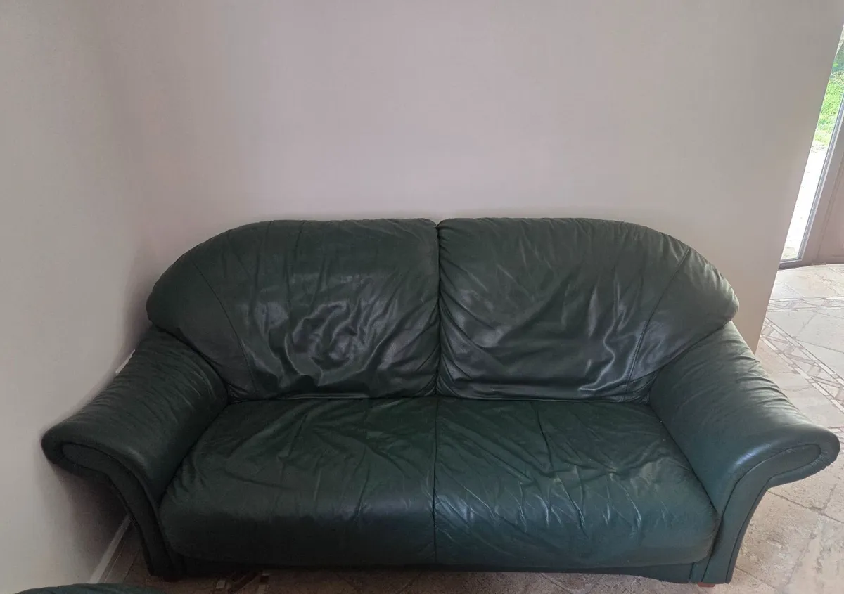 3 Piece Nicoletti Green Leather Sofa Set For Sale - Image 1