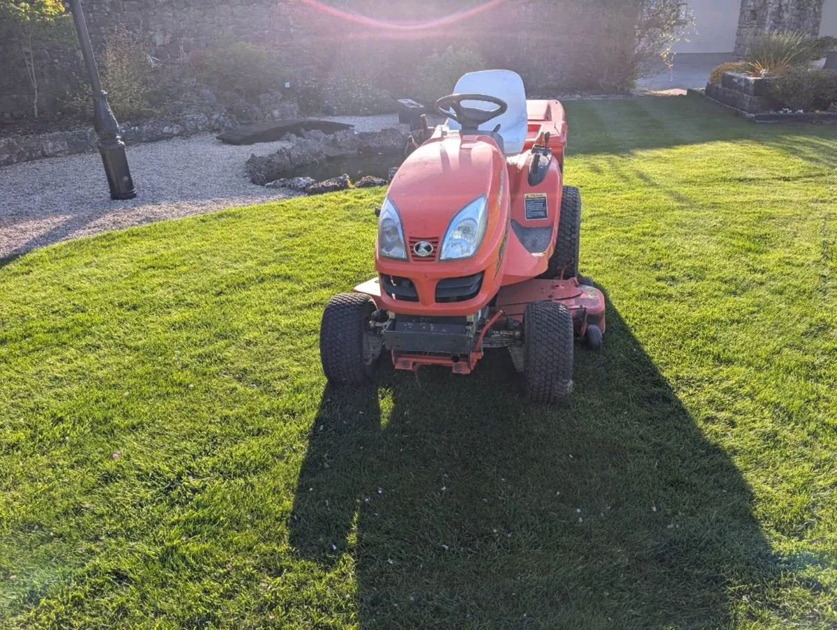 Kabota ride on lawnmower - Image 4