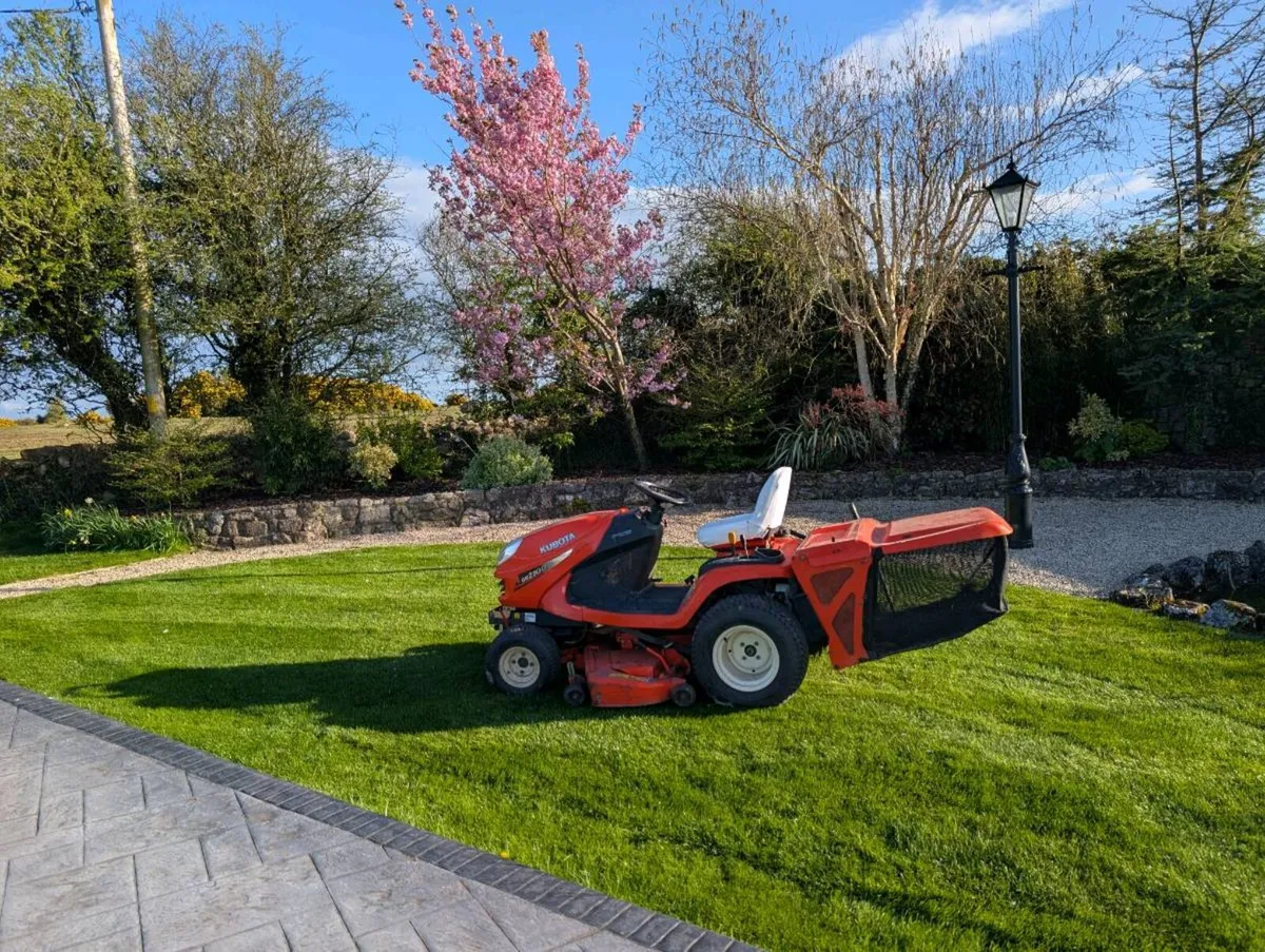 Kabota ride on lawnmower - Image 1