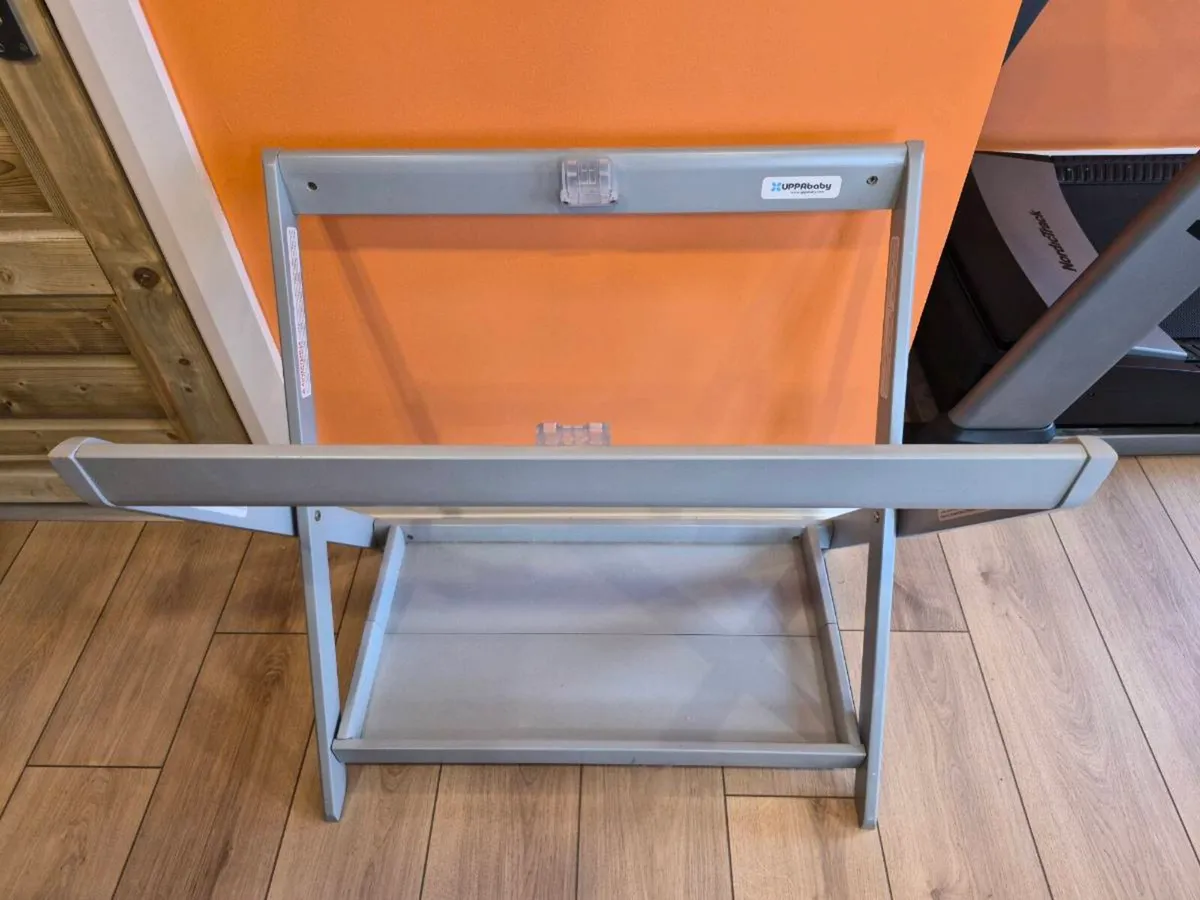 Uppababy Bassinet Stand - Image 1