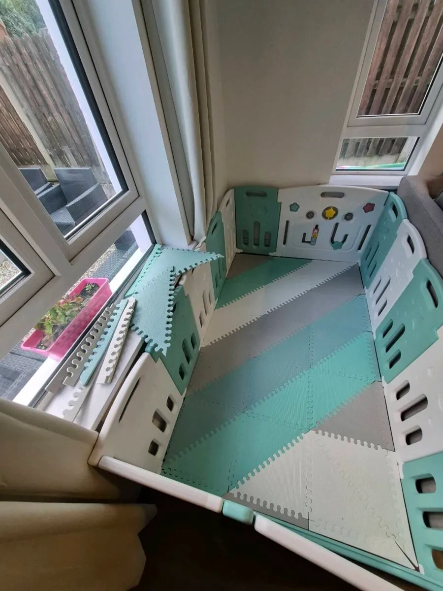 Foldable PlayPen - Image 4