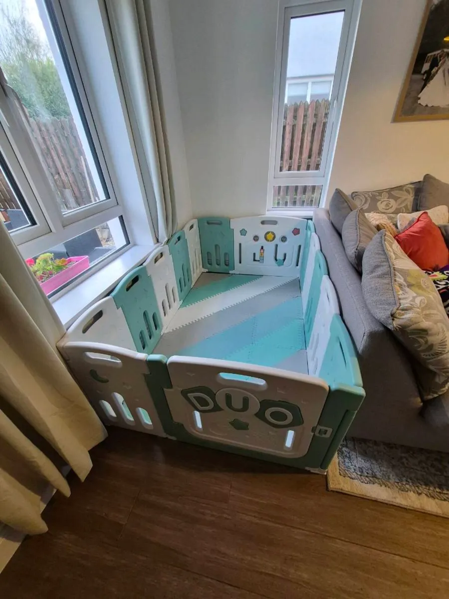 Foldable PlayPen - Image 1