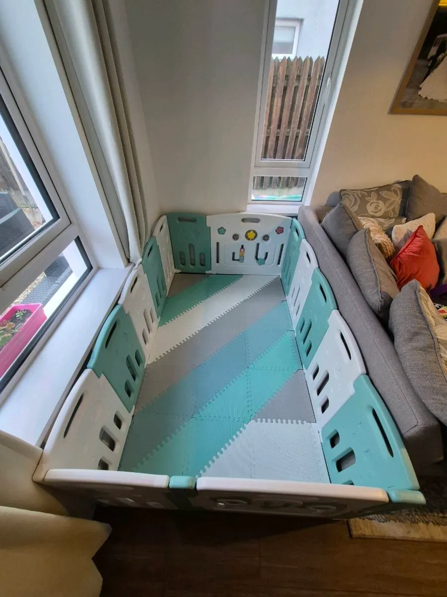 Foldable PlayPen - Image 2