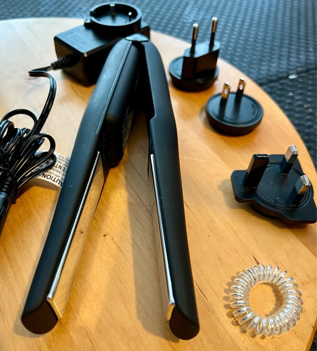 Balmain Universal Cordless Straightener Black - Image 2