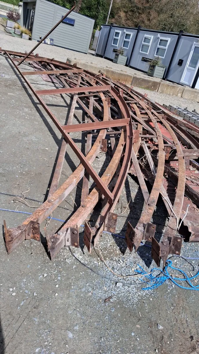 Six span hay shed - Image 2