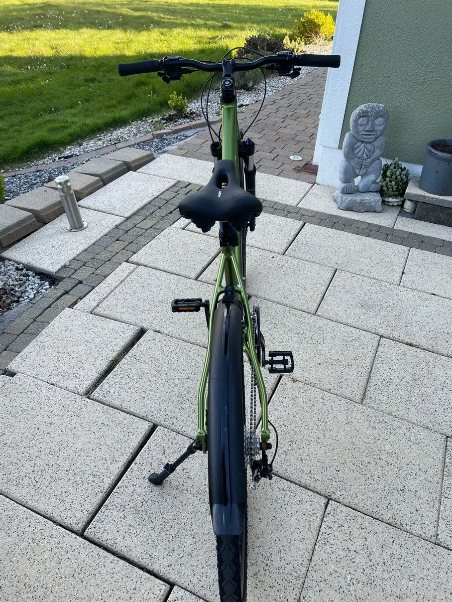 Merida crossway 100 hybrid bike - Image 4