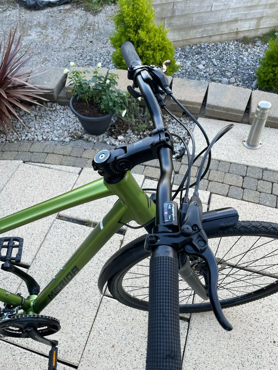 Merida crossway 100 hybrid bike - Image 2