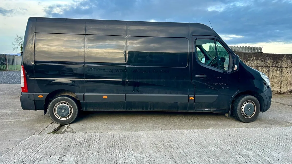 2015 Renault Master - Image 2