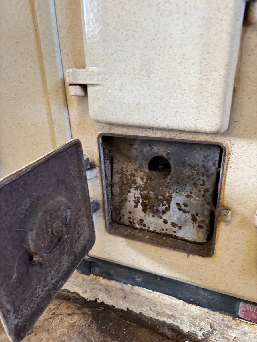 WELLSTOOD solid fuel cooker with boiler - Image 4