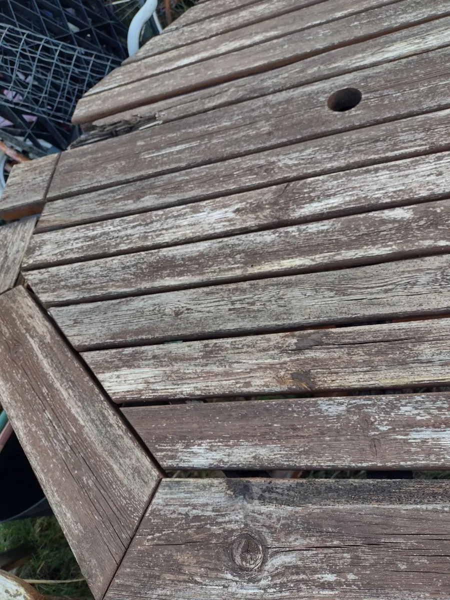 Large heavy teak garden table - Image 2