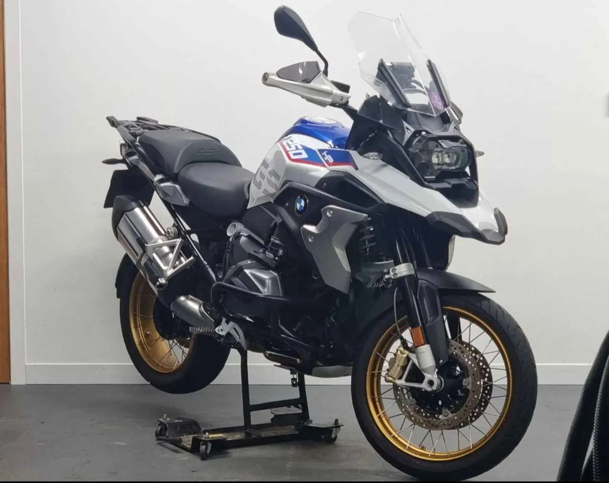 19' BMW r1250gs HP Rallye LOW MILEAGE - Image 3