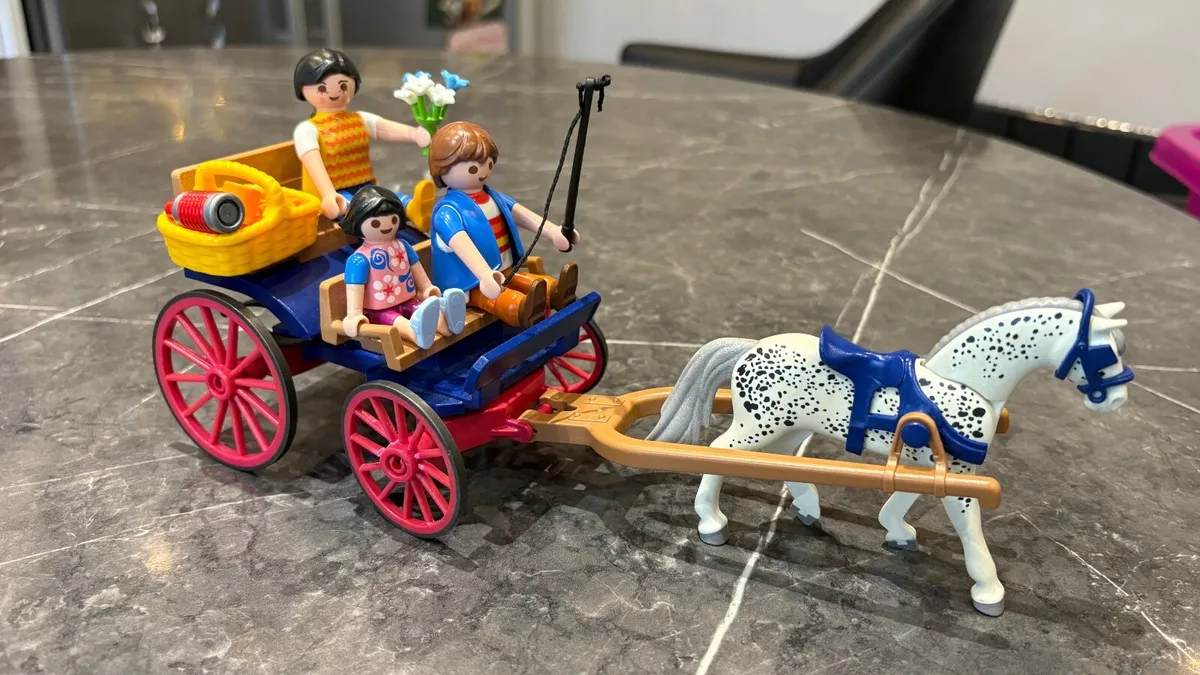 Playmobil 5226 Horse Drawn Carriage - Image 1