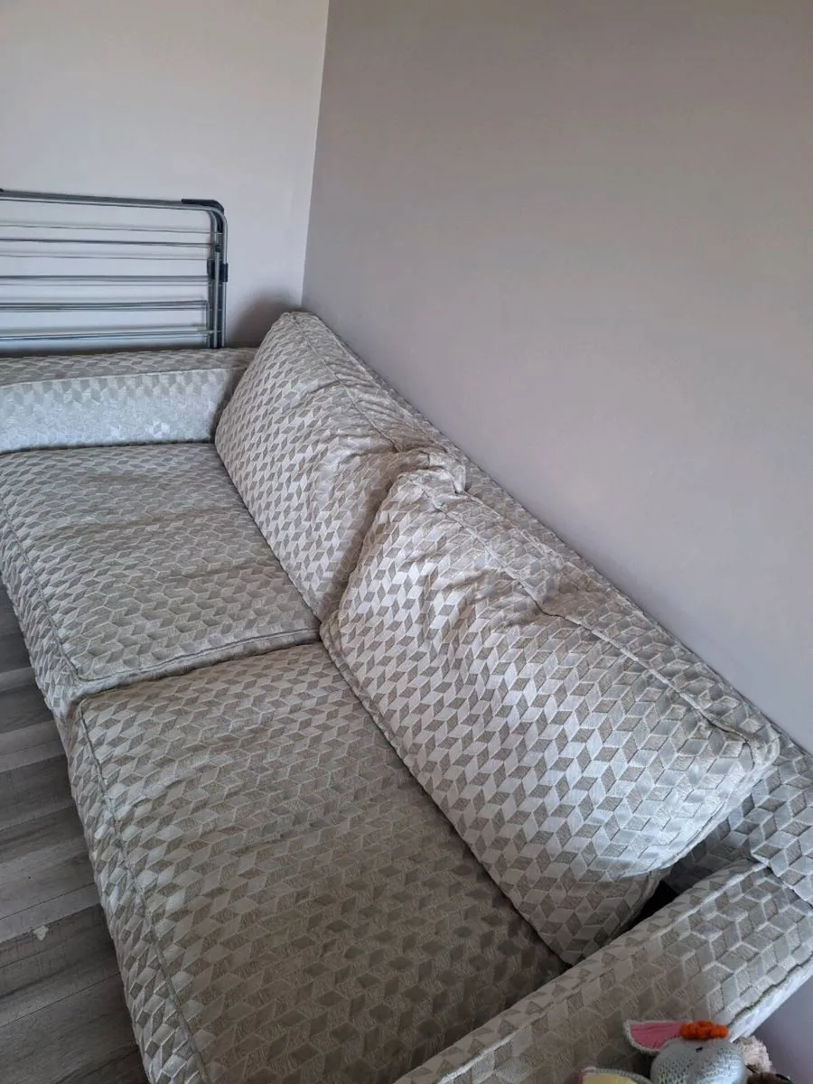 Very big two seater couch like new - Image 1