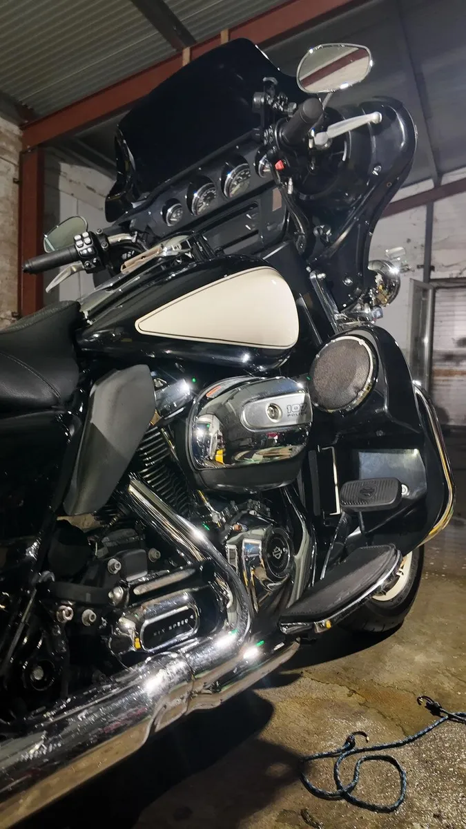 2018 Harley Davison ultra glide - Image 4