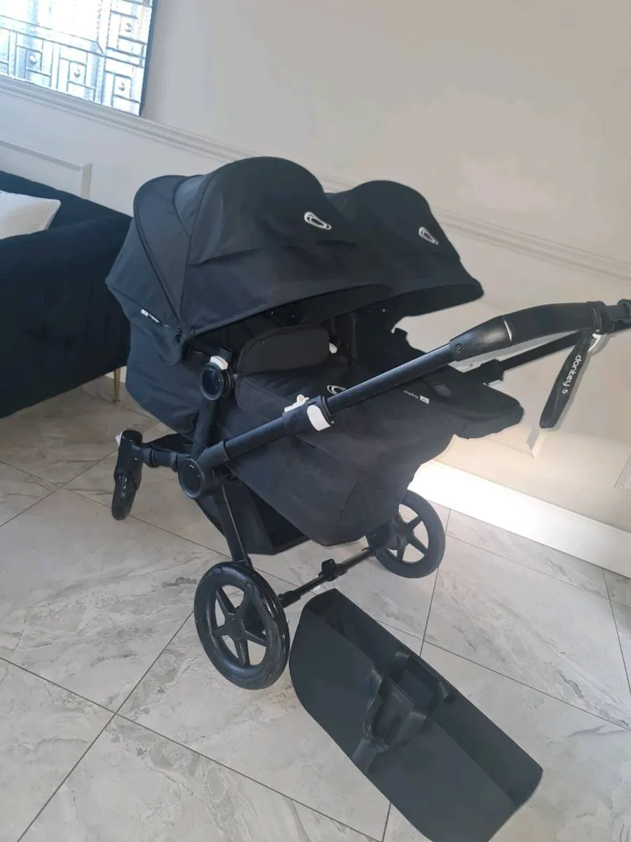 Bugaboo Donkey 5 Travel System - Image 1