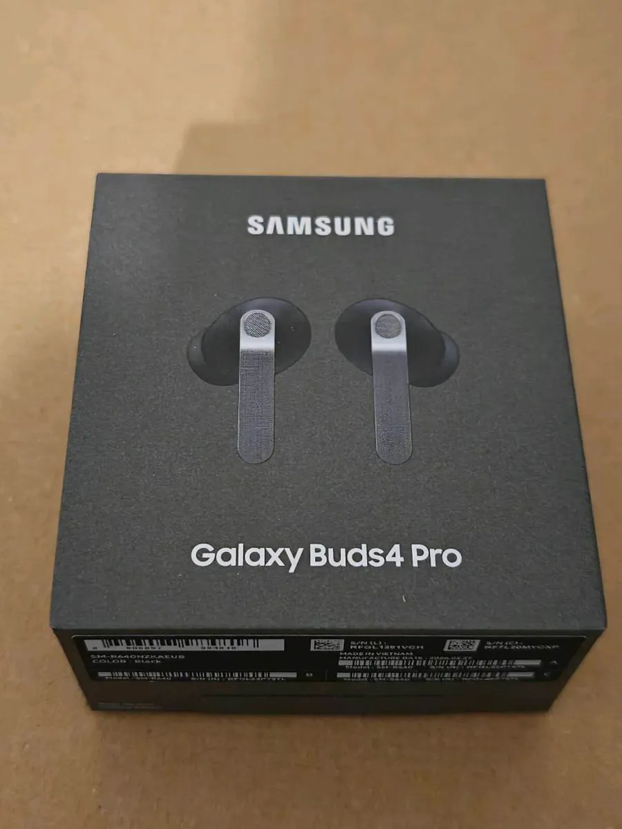 Samsung Galaxy Buds 4 Pro - Image 1